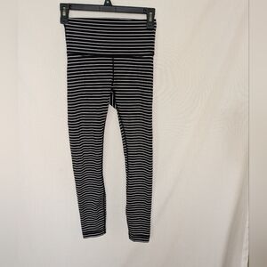 Lululemon Womens Wunder Under Crop Sz 4 Black White Stripe Logo